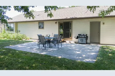 2502 North Wuthering Hills Drive, Janesville, WI 53546 - Photo 32