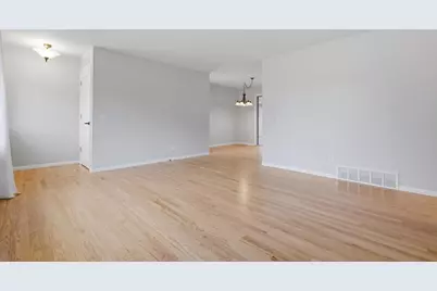 406 E Verleen Avenue, Waunakee, WI 53597 - Photo 6