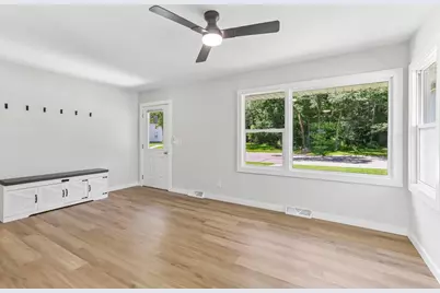 712 E Edgewater Street, Portage, WI 53901 - Photo 6