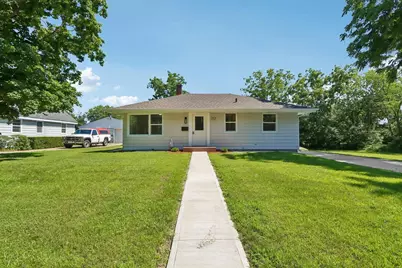 712 E Edgewater Street, Portage, WI 53901 - Photo 1