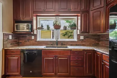 406 Maple Avenue, Madison, WI 53704 - Photo 10