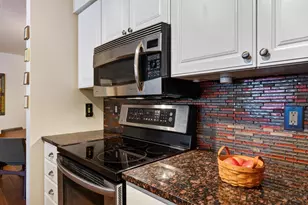 8530 Greenway Blvd, Middleton, WI 53562 - Photo 4