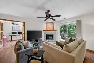 8530 Greenway Blvd, Middleton, WI 53562 - Photo 16