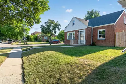 4576 N 40th Street, Milwaukee, WI 53209 - Photo 2