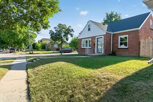4576 N 40th St, Milwaukee, WI 53209 - Photo 2