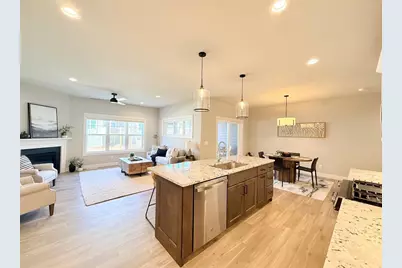 4743 Bellflower Drive, DeForest, WI 53532 - Photo 4