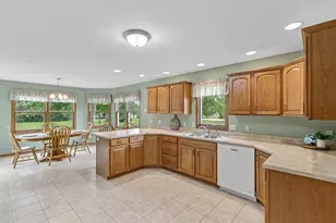4195 S Satinwood Dr, Beloit, WI 53511 - Photo 18
