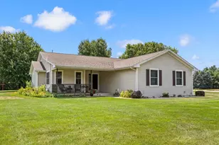 4195 S Satinwood Dr, Beloit, WI 53511 - Photo 2