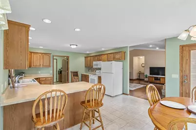 4195 S Satinwood Drive, Beloit, WI 53511 - Photo 14