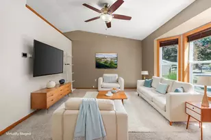 2836 Warner Ln, Madison, WI 53713 - Photo 10