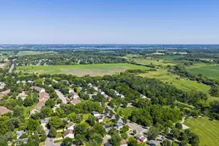 2836 Warner Ln, Madison, WI 53713 - Photo 6