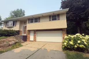 2413 Stuart Ct, Madison, WI 53704 - Photo 2