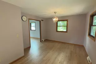 2413 Stuart Ct, Madison, WI 53704 - Photo 12