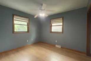 2413 Stuart Ct, Madison, WI 53704 - Photo 18