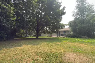 2413 Stuart Ct, Madison, WI 53704 - Photo 20