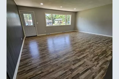 2110 W Memorial Drive, Janesville, WI 53548 - Photo 2