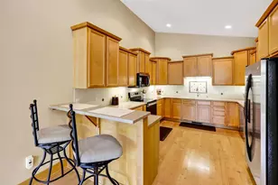 617 Nightingale Ln, Cottage Grove, WI 53527 - Photo 10