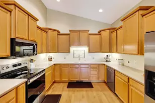 617 Nightingale Ln, Cottage Grove, WI 53527 - Photo 8