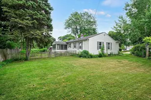 9 Fremont Cir, Madison, WI 53704 - Photo 32