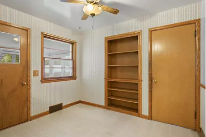9 Fremont Circle, Madison, WI 53704 - Photo 10