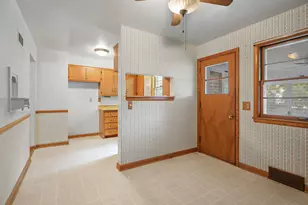 9 Fremont Cir, Madison, WI 53704 - Photo 16
