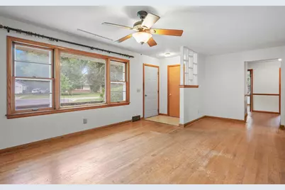 9 Fremont Circle, Madison, WI 53704 - Photo 4
