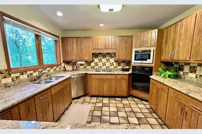 2103 W Collingswood Drive, Beloit, WI 53511 - Photo 16