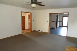 310 W Nott St, Tomah, WI 54660 - Photo 6