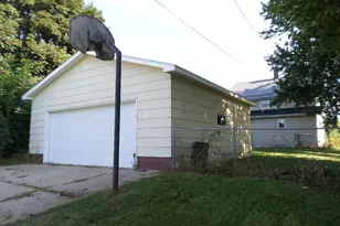 310 W Nott St, Tomah, WI 54660 - Photo 2