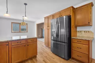 5224 Nannyberry Dr, Fitchburg, WI 53711 - Photo 6
