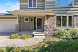 5224 Nannyberry Dr, Fitchburg, WI 53711 - Photo 2