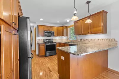5224 Nannyberry Drive, Fitchburg, WI 53711 - Photo 4