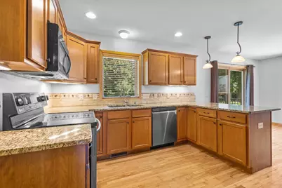 5224 Nannyberry Drive, Fitchburg, WI 53711 - Photo 2