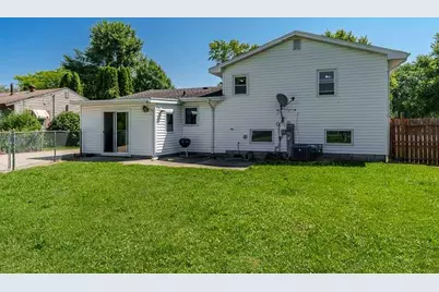 2402 Pioneer Drive, Beloit, WI 53511 - Photo 32