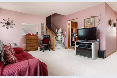 2402 Pioneer Drive, Beloit, WI 53511 - Photo 8