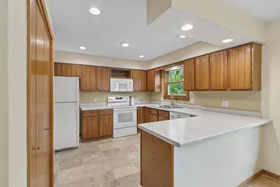 978 Nantucket Drive, Janesville, WI 53546 - Photo 10