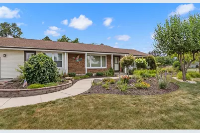 978 Nantucket Drive, Janesville, WI 53546 - Photo 4