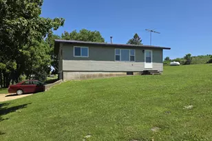12315 Borah Ridge Rd, Prairie Du Chien, WI 53821 - Photo 2