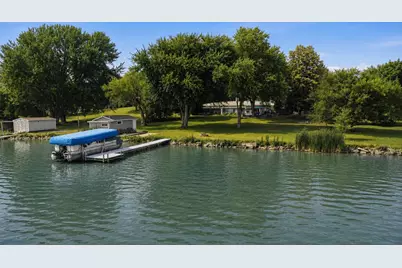 W10019 Spring Road, Fox Lake, WI 53933 - Photo 4