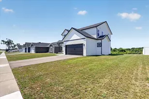 3232 S Bartells Dr, Beloit, WI 53511 - Photo 2