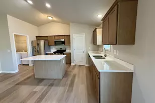 1615 Lee Ln, Janesville, WI 53546 - Photo 6