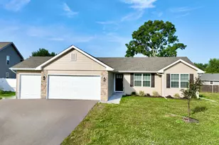 1615 Lee Ln, Janesville, WI 53546 - Photo 1
