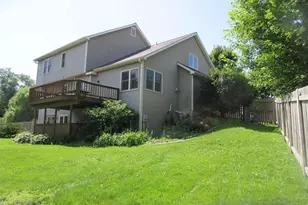 29 Westend Cir, Madison, WI 53704 - Photo 2