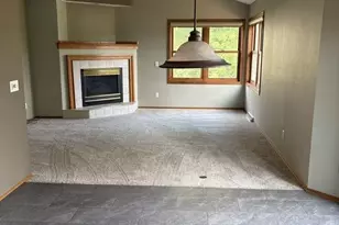 29 Westend Cir, Madison, WI 53704 - Photo 8