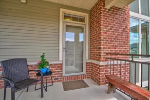 1422 Smithfield Dr, Sun Prairie, WI 53590 - Photo 2