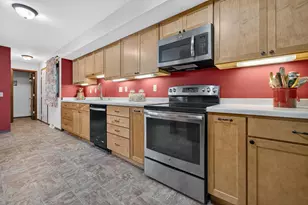 2805 Independence Ln, Madison, WI 53704 - Photo 8