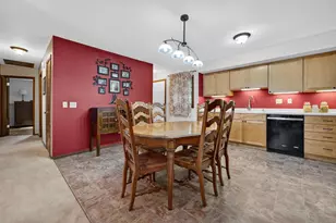 2805 Independence Ln, Madison, WI 53704 - Photo 10