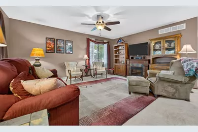 2805 Independence Lane, Madison, WI 53704 - Photo 2