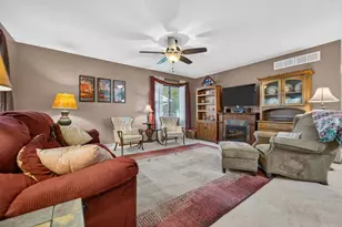 2805 Independence Ln, Madison, WI 53704 - Photo 2
