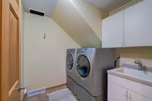 9514 Hill Creek Dr, Madison, WI 53593 - Photo 20